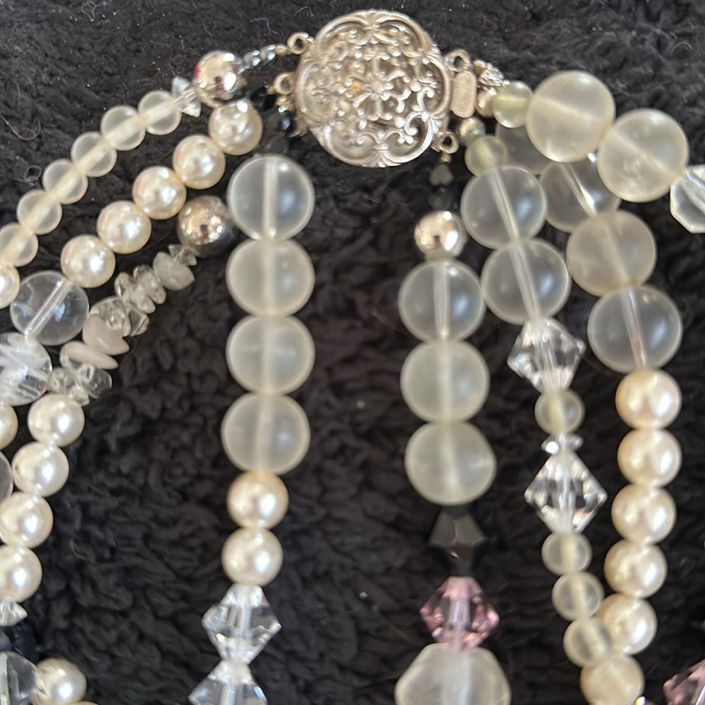 Beautiful Statement Piece - image 3